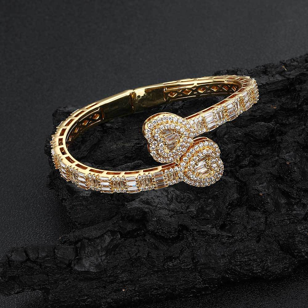 Deki Jewels Heart Baguette Bangle,gold Plated