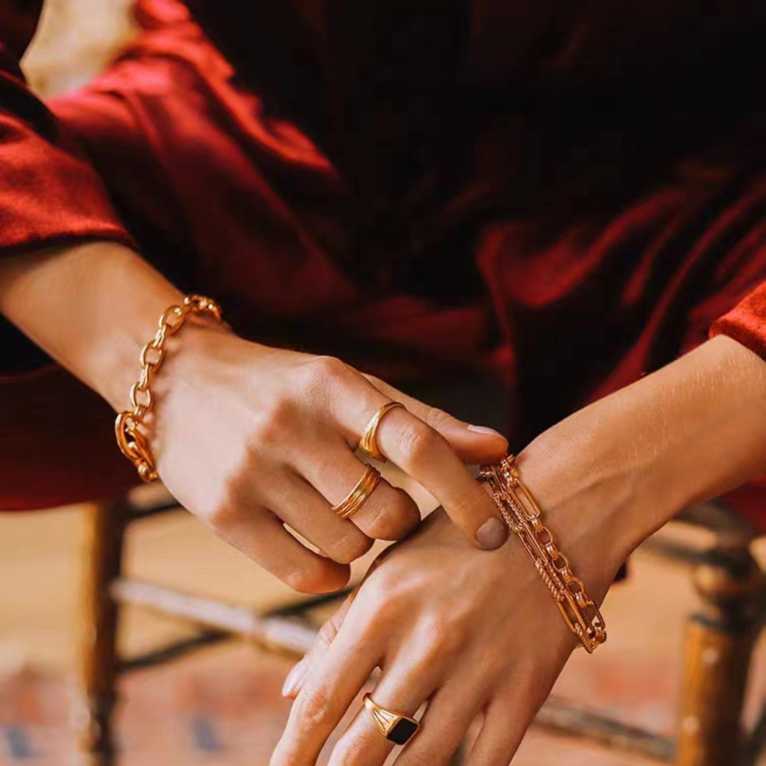 Deki Jewels Chain Bracelet,18k Yellow Gold Plated